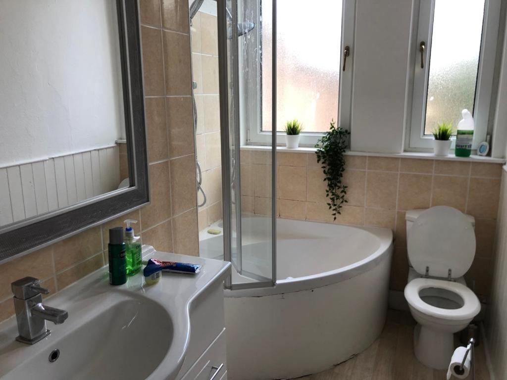 Lovely 2 Bedroom Apartment Close To City Centre Эдинбург Экстерьер фото